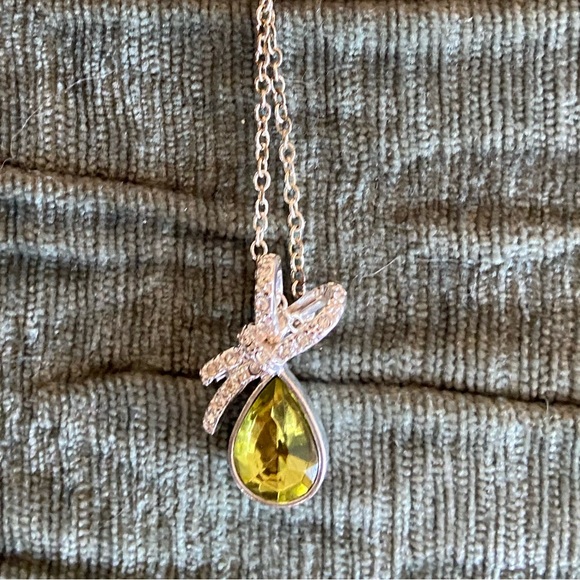 Peridot and diamond necklace and earring set - Picture 6 of 6